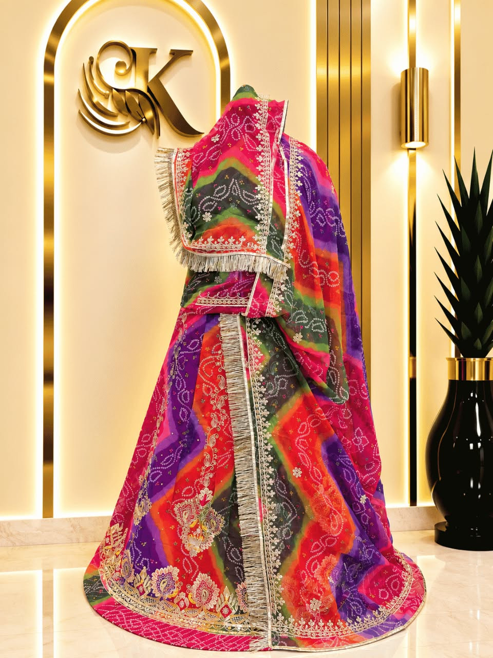Vintage Pachranga Rajputi Poshak – Half Pure Fabric with Four Side Border Odhna & Astar Magji