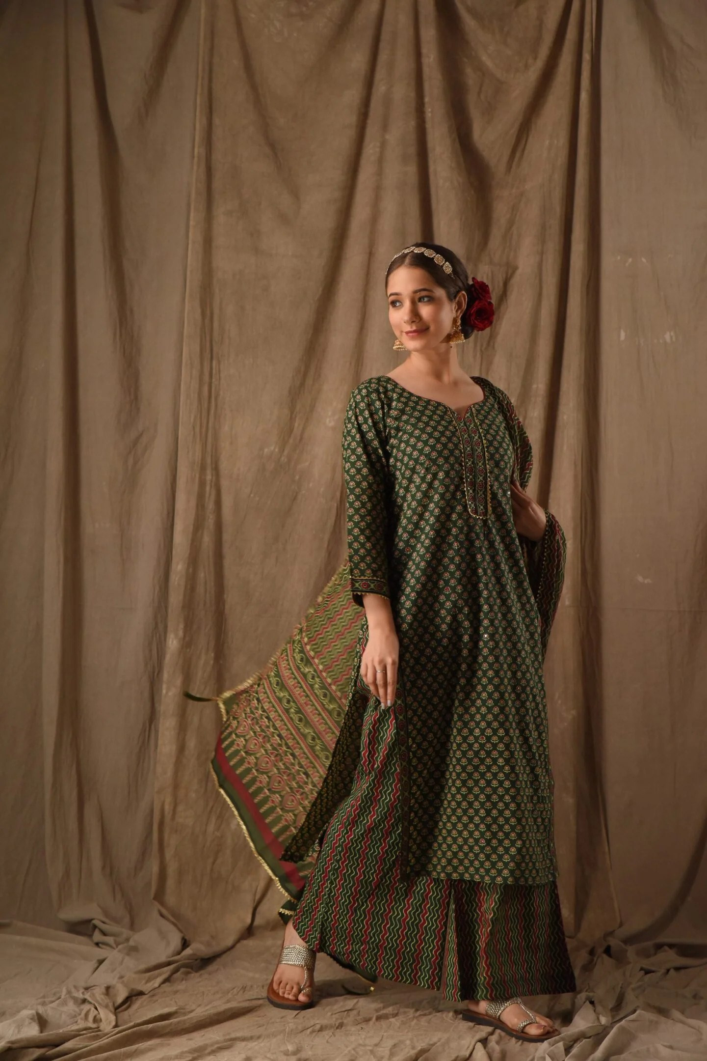 Women's Green Rayon Slub Anarkali Kurta Pant & Chanderi Dupatta Set