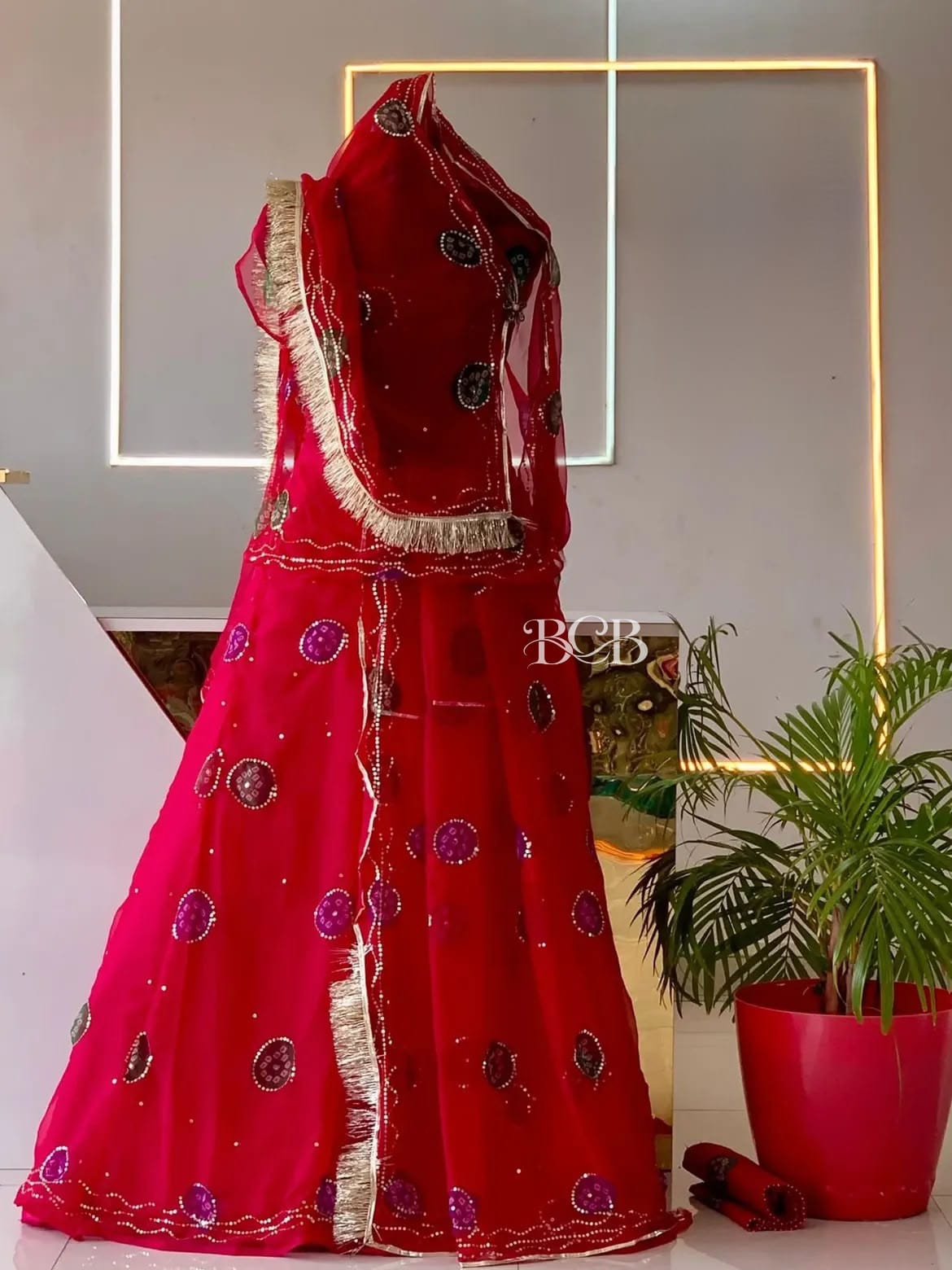 Royal Georgette Laadu Bandhej Rajputi Poshak – Tari Work Semi-Stitched