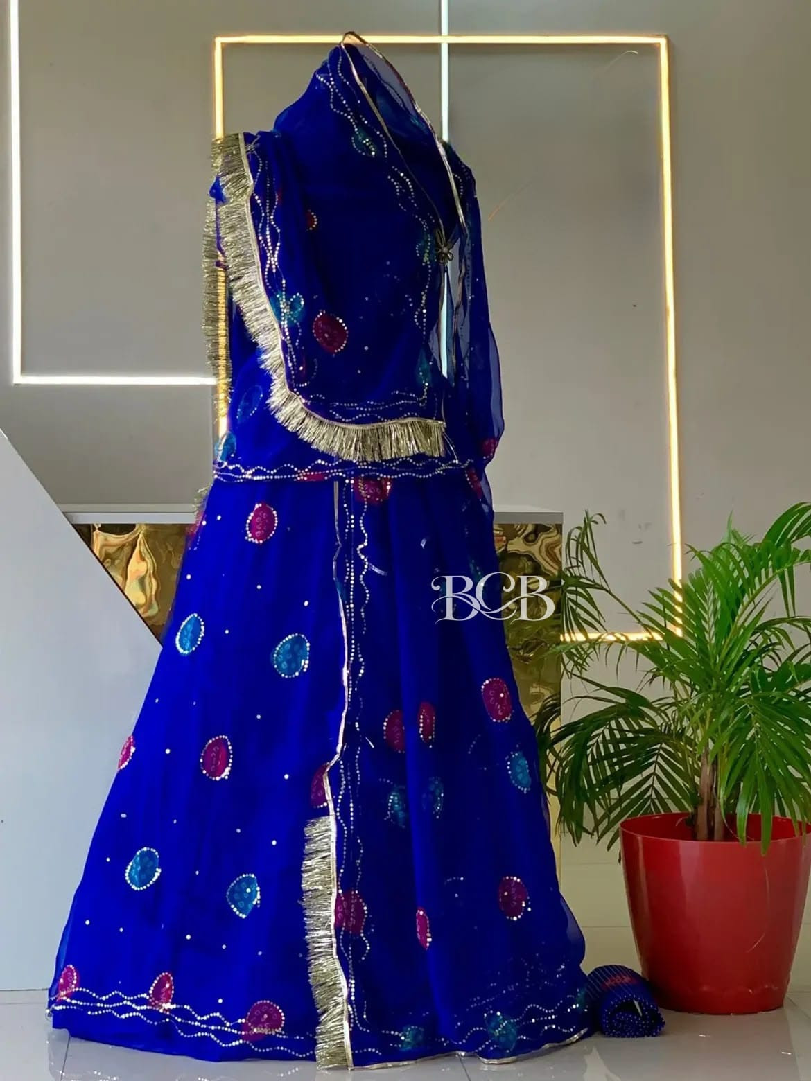 Royal Georgette Laadu Bandhej Rajputi Poshak – Tari Work Semi-Stitched