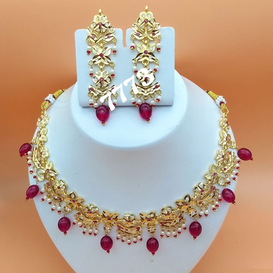 Woman Necklace Set With Earings