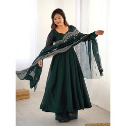 Women’s Green Vichitra Embroidered Kurta Pant Dupatta Set | 3-Piece Ethnic Wear