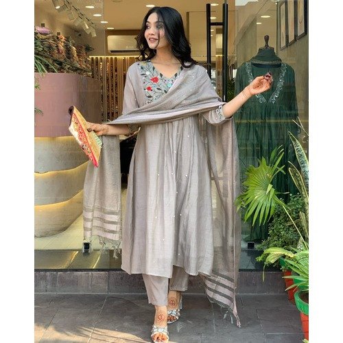 Beautyfull Festival with our Very Beautiful 3ps Anarkali Kurta Set  For Women