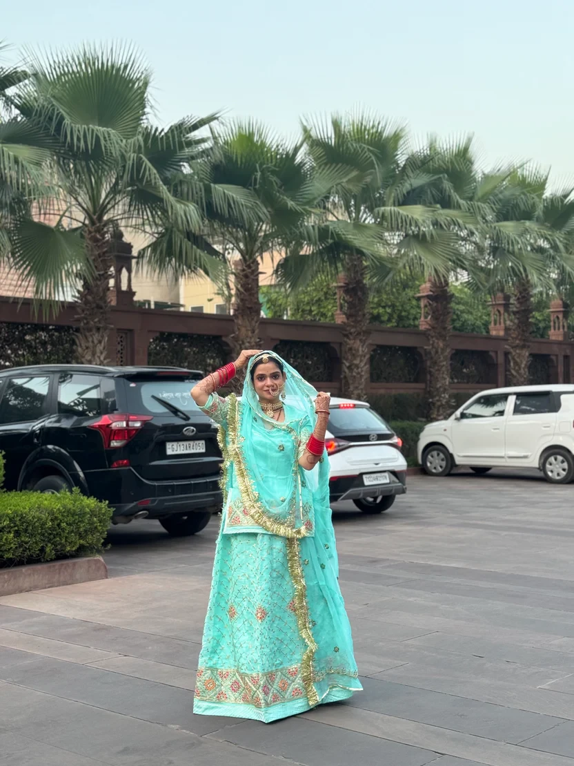 Dark Tissue With Hamrahi Odhna Rajputi Poshak