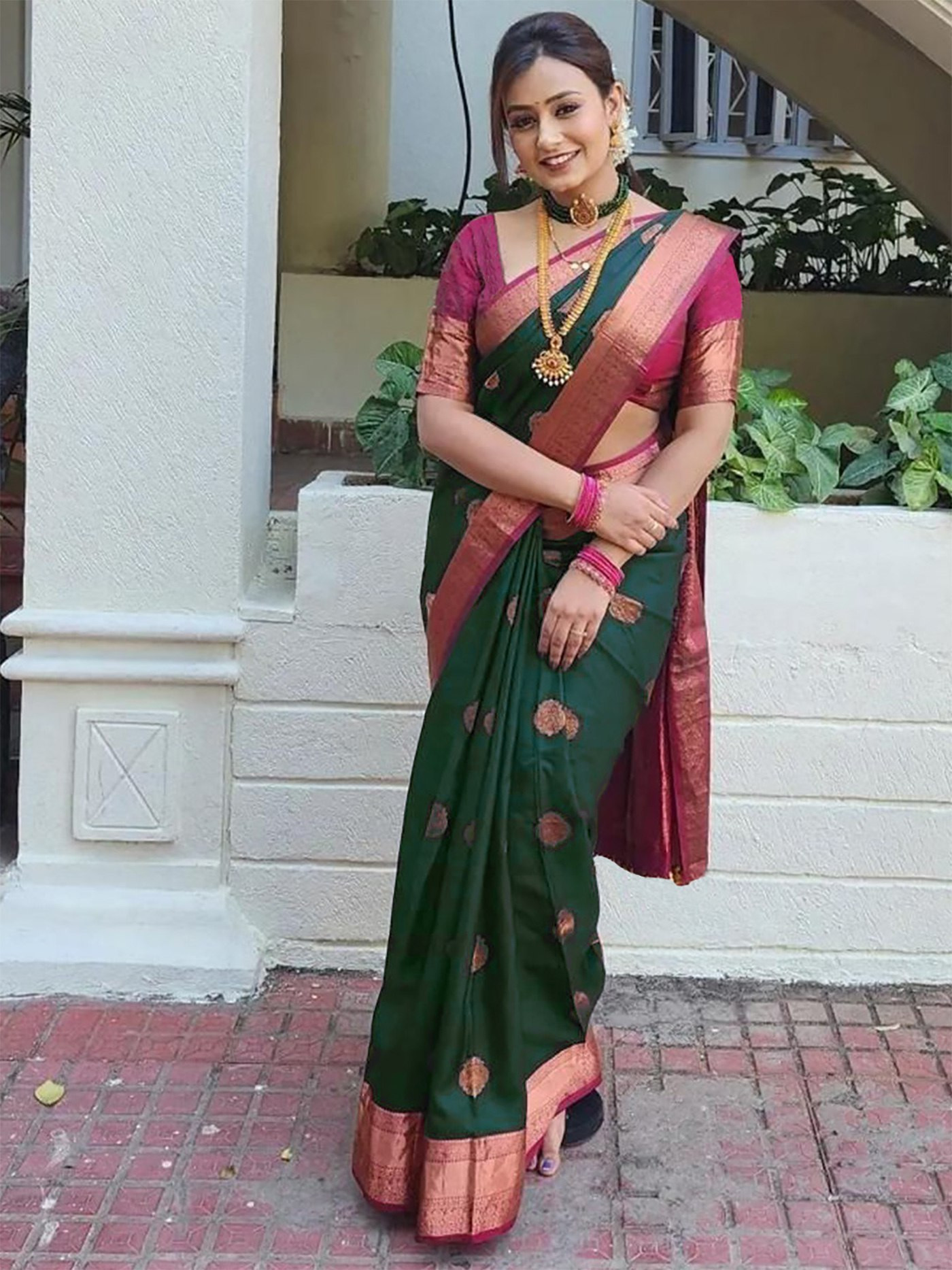 Premium Banarasi Jacquard Saree with Blouse for Women – Green Saree & Pink Blouse