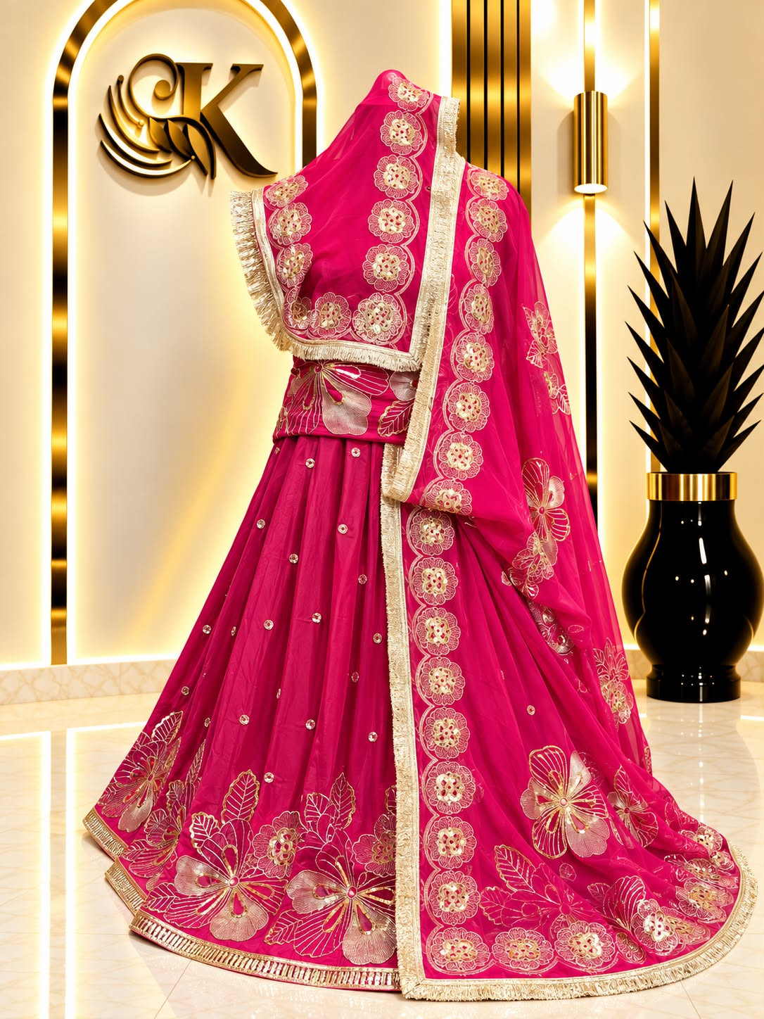 Natural Crepe Vintage Poshak – 4 Meter Gher with Heavy Vintage Work & Designer Odhna