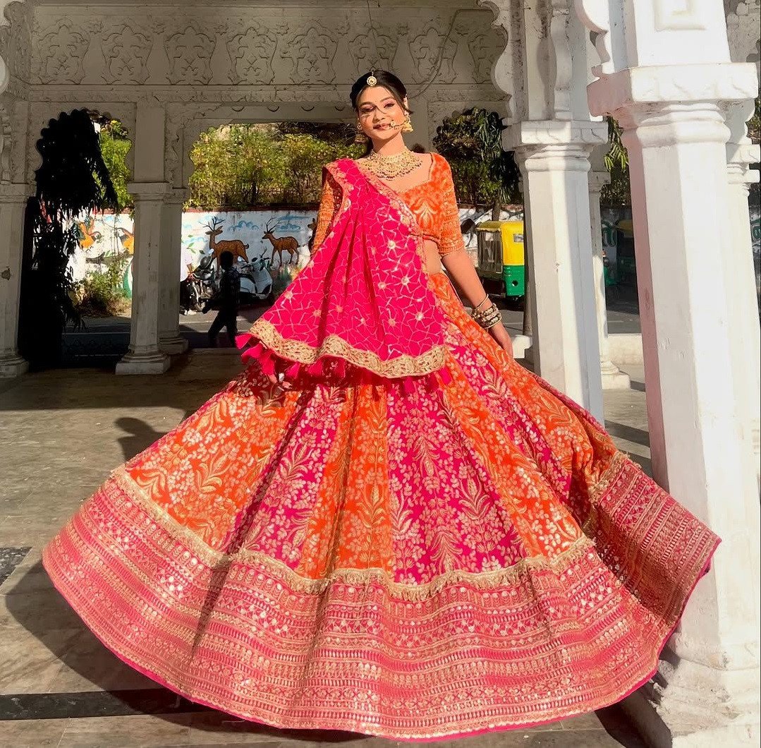 Royal Elegance Designer 7 MTR Gher Lehenga Poshak with Heavy Banarasi Border