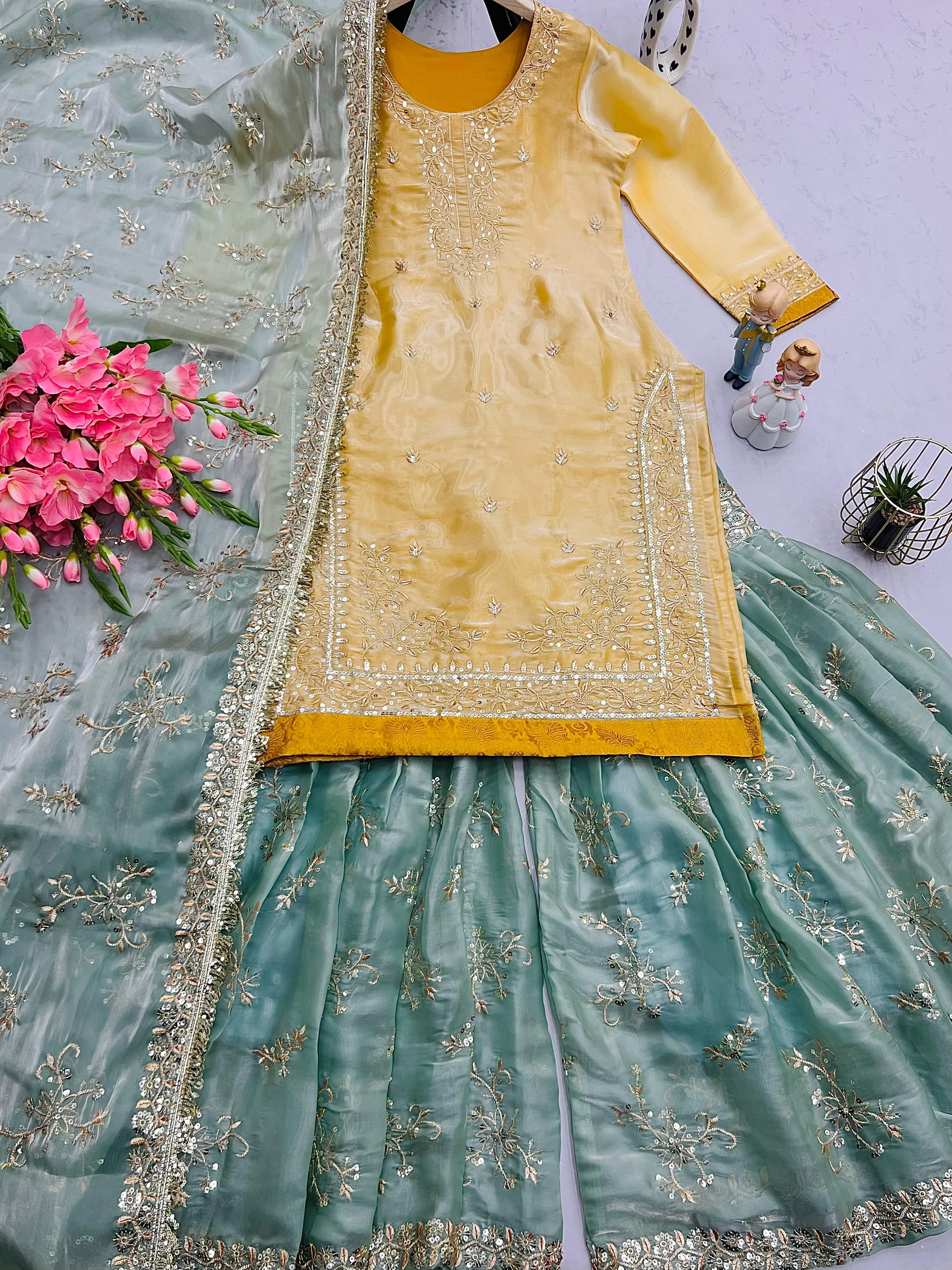New Beautyfull Wedding Special Sarara Set For Women