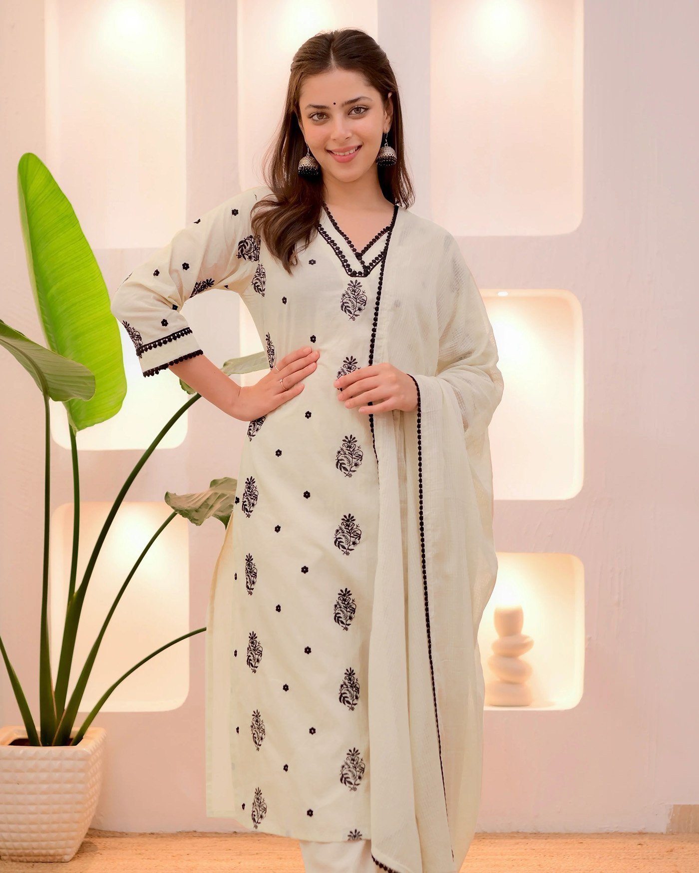 Elegant White Embroidered Kurta Pant Dupatta Set for Women
