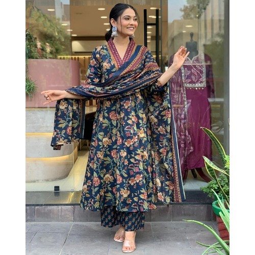 Designer  The summer season with  floral print Kurti Pant And Duppta  Set For Women