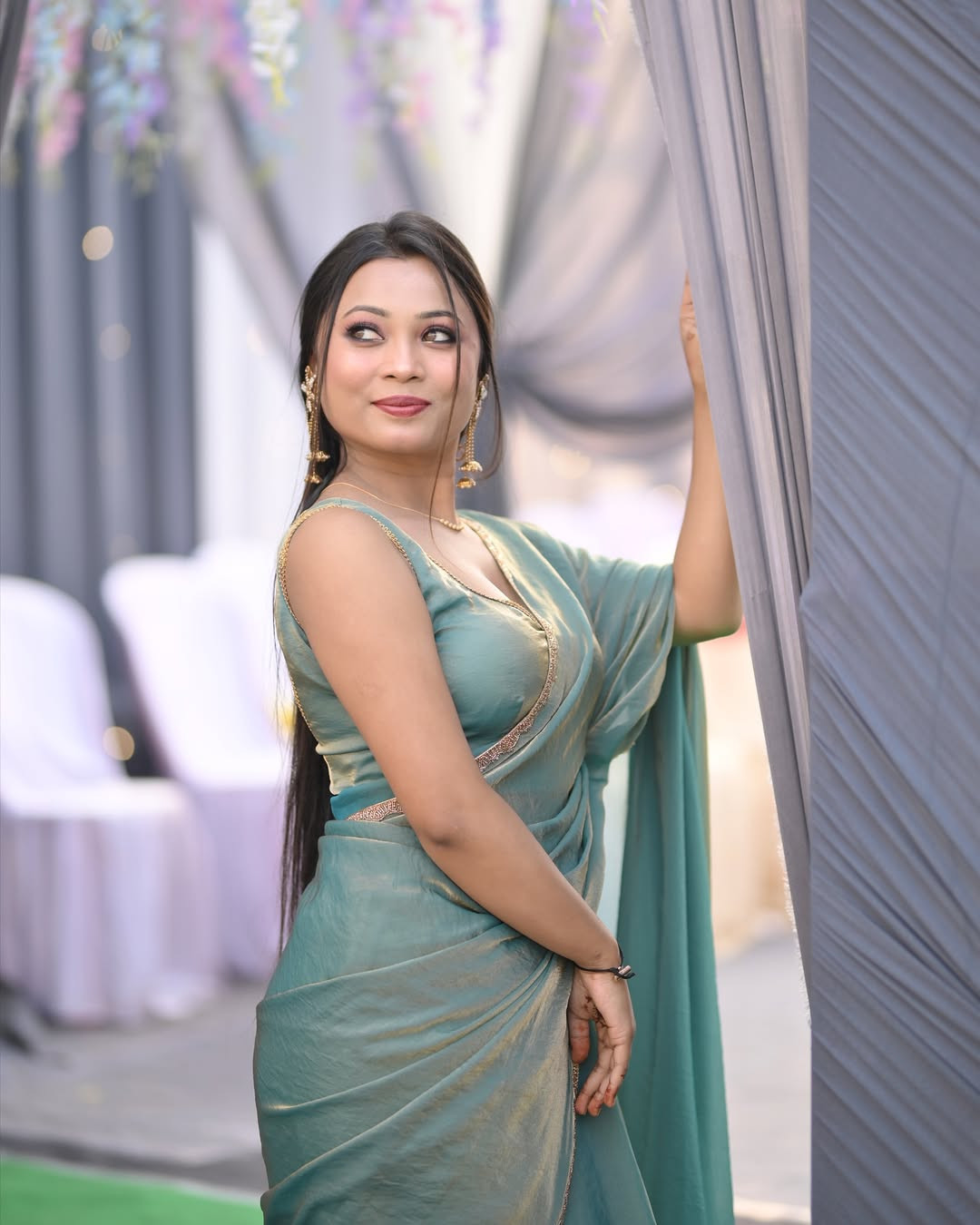 Beautiful Art Silk Golden handwork lace with saree  For Women